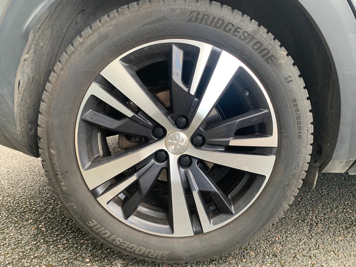 Peugeot 3008 130 ch | Allure | Toit ouvrant panoramique | Caméra recul | Attelage | Apple car play