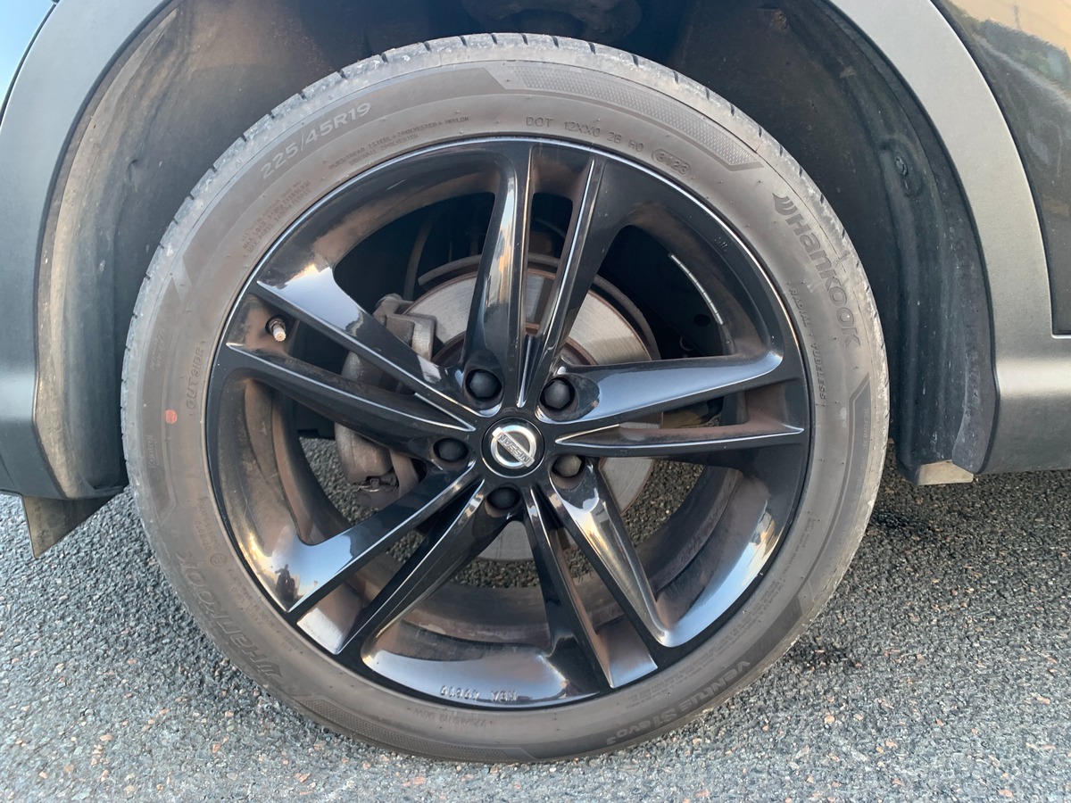 Nissan Qashqai 130 ch | Black edition | Caméra vue panoramique 360° | Toit panoramique | Jantes Alu