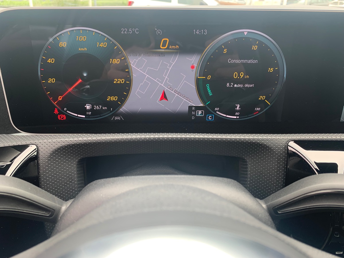 Mercedes-Benz Classe A 225 ch | AMG LINE | Toit ouvrant panoramique | Eclairage d'Ambiance | 4 MATIC