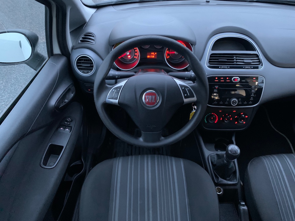 Fiat Punto 69 ch | Radio CD MP3 | Vitres avant électriques | Airbags | ABS | Commandes Radio volant