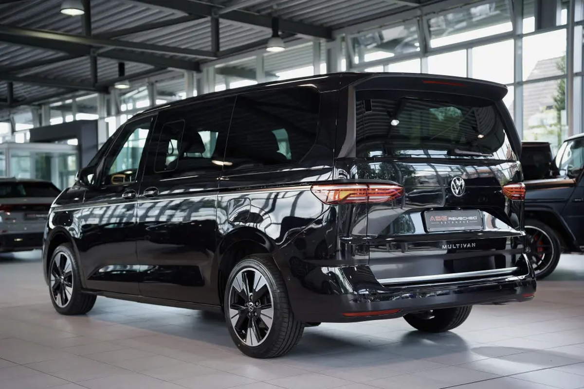 Volkswagen Multivan VII T7 2.0 TDI 150ch Style Long DSG7/7places/VO Allemand/Malus 8000e