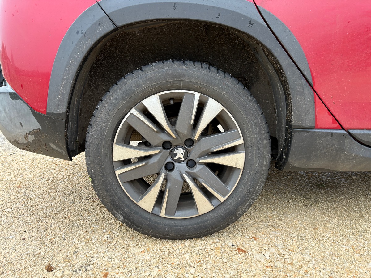 Peugeot 2008 1.2 110CH  Version ALLURE