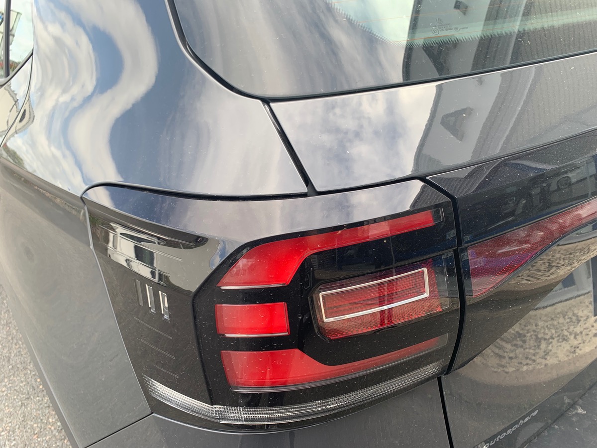 Volkswagen T-Cross 95 ch | Base | Attelage | Pack Stationnement arriére avant | Climatisation