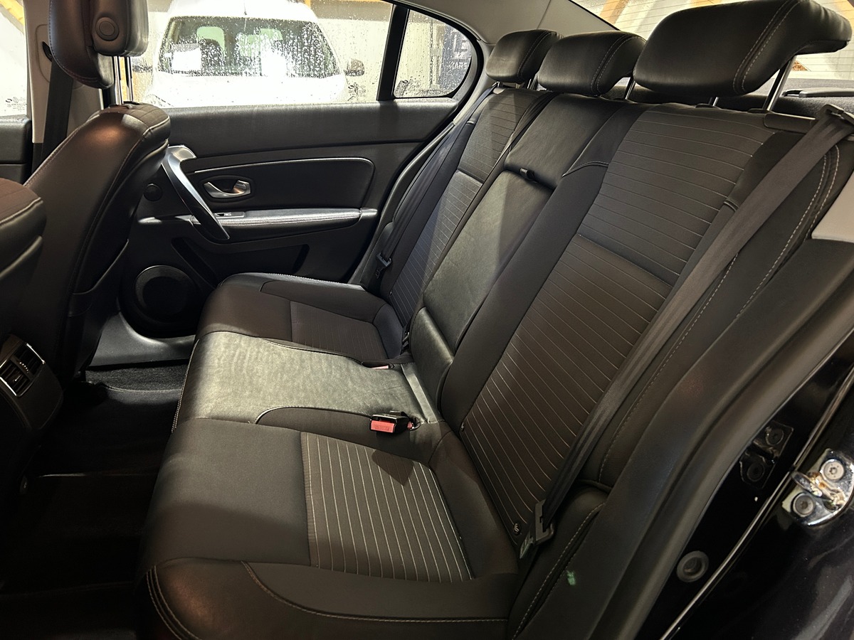 RENAULT Latitude 2.0 dCi 16V 150 cv - MOTEUR A CHAINE - GARANTIE