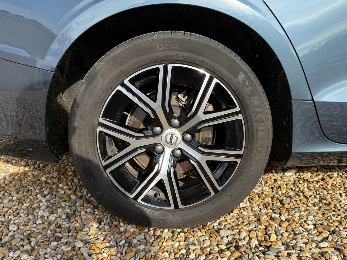 Volvo V60 B4 2.0 Ti 16V Mild Hybrid DCT7 197 cv