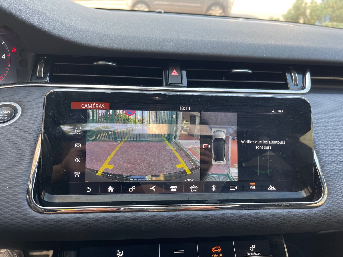 LAND ROVER EVOQUE 2.0 D 150CV / R DYNAMIC/ Toit Ouvrant / Full Black / Toutes Options