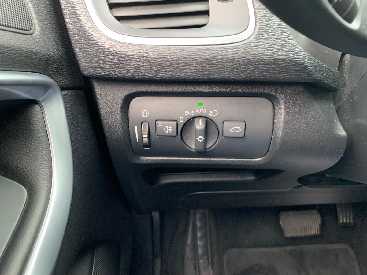 Volvo V40 Cross Country 150 ch | Toit panoramique | Cuir | GPS | Régulateur de vitesse