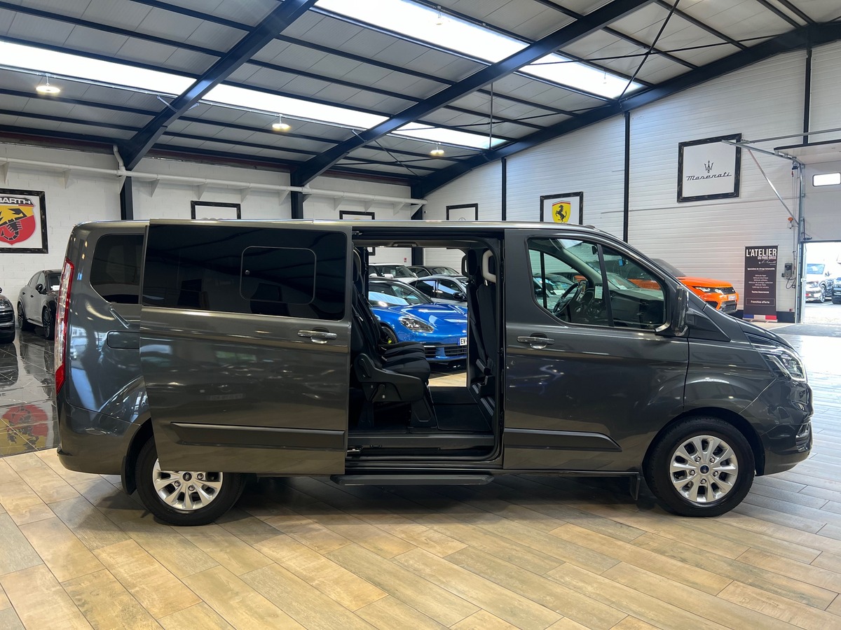 Ford Tourneo Custom L2H1 2.0 TDCI ECOBLUE 170 TITANIUM 9 PLACES MINIBUS