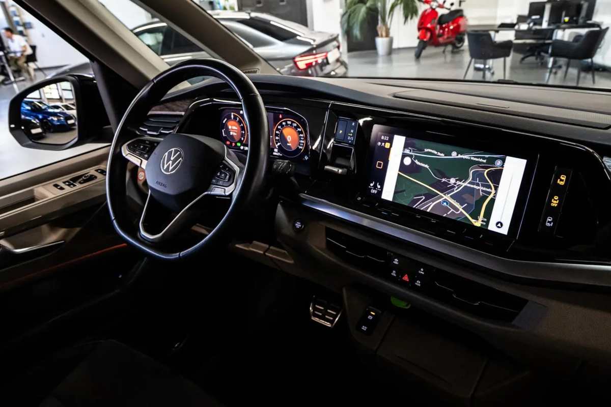 Volkswagen Multivan VII 1.4 eHybrid 218ch Style Court DSG6