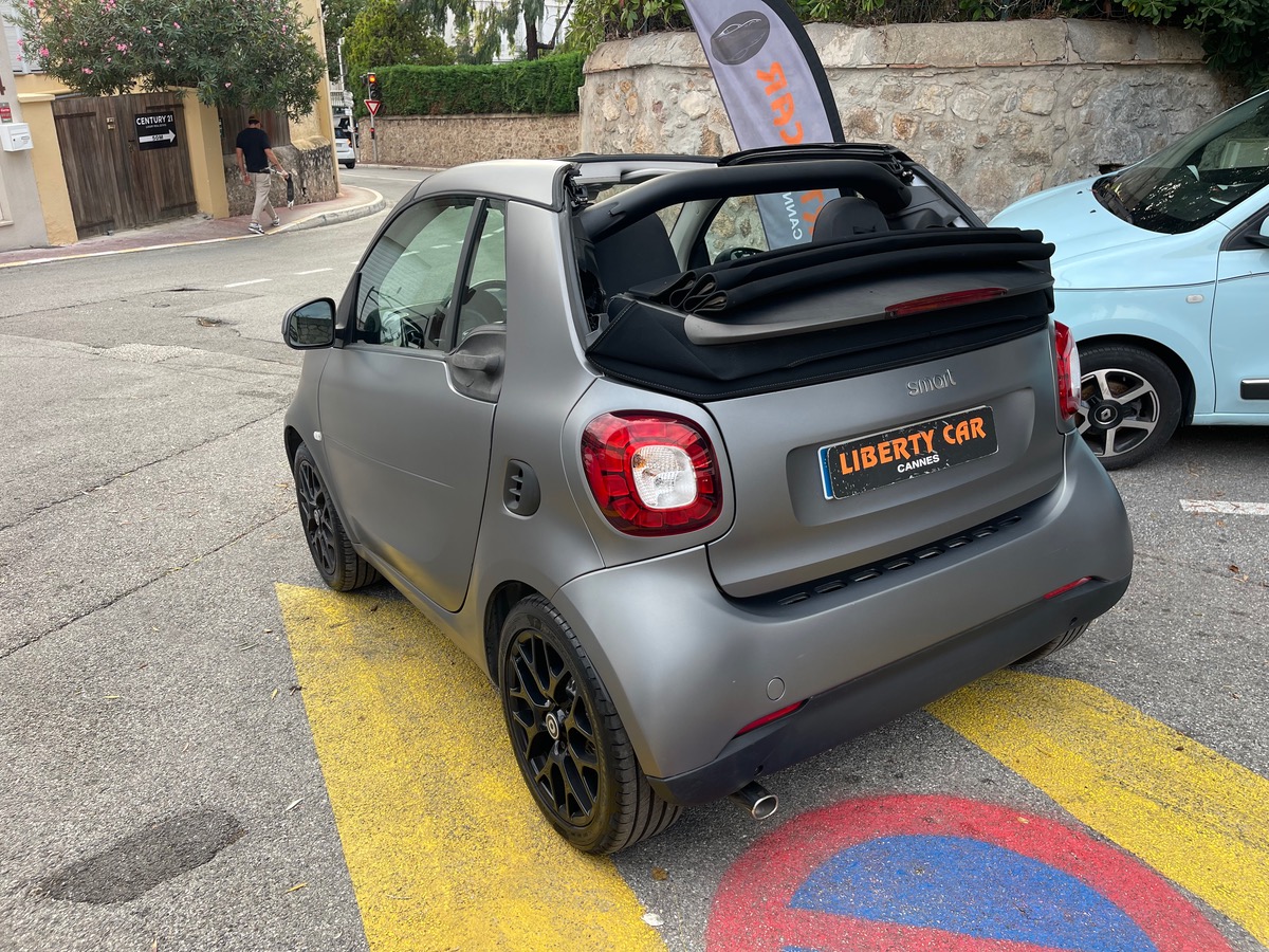 Smart FORTWO Cabriolet 90 CV / Gris Mat / Pommeau Brabus / Jantes Noires / Ecran GPS