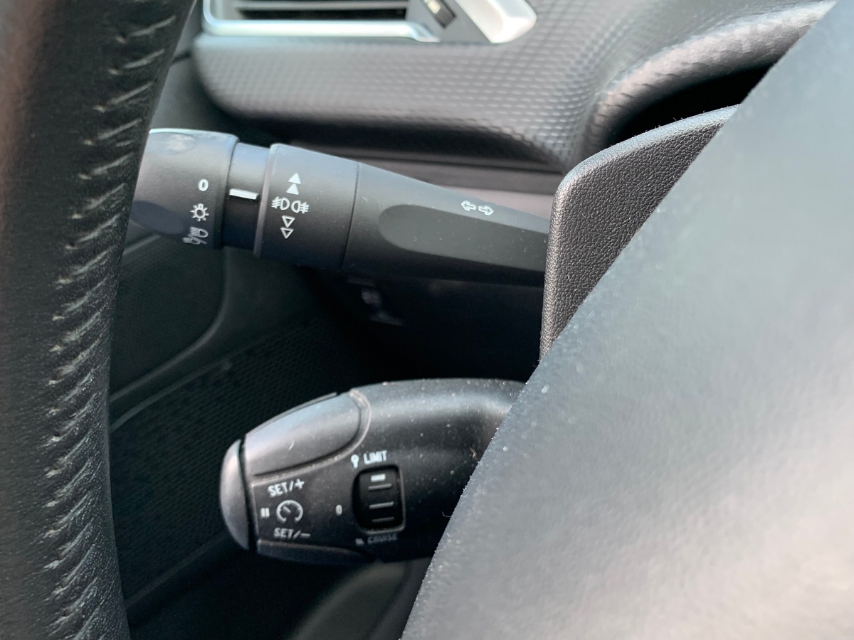 Peugeot 2008 82 ch | Active | Apple car play Android auto | Régulateur de vitesse | Pack Urbain