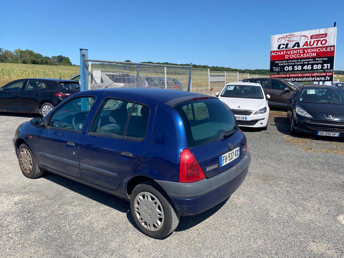 RENAULT Clio 2 1.2i 60cv 135000km d’origine 