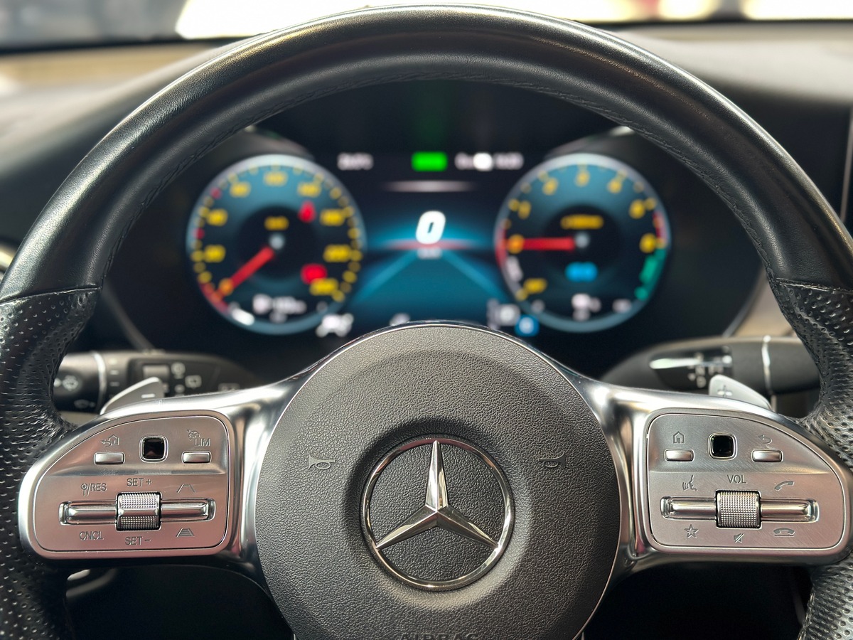 Mercedes-Benz Classe GLC 300 DE AMG LINE 4MATIC 194 + 122 / BURMESTER / ATTELAGE / TOIT PANO / 1ERE MAIN