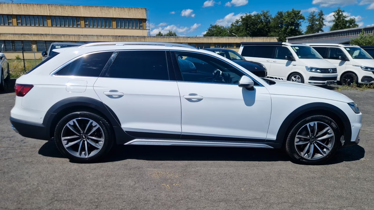 Audi A4 Allroad 40 TDI 204ch Avus quattro S tronic 7/Toit ouvrant/Attelage/Cuir/Caméra