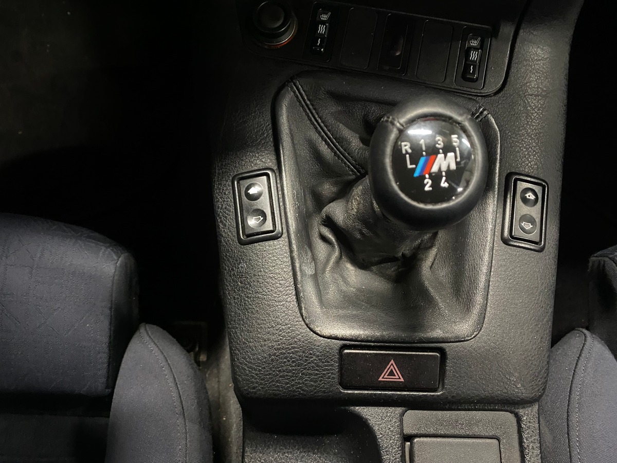 Bmw Série 3 E36 328i Berline Pack M individuel 193cv Toit Ouvrant