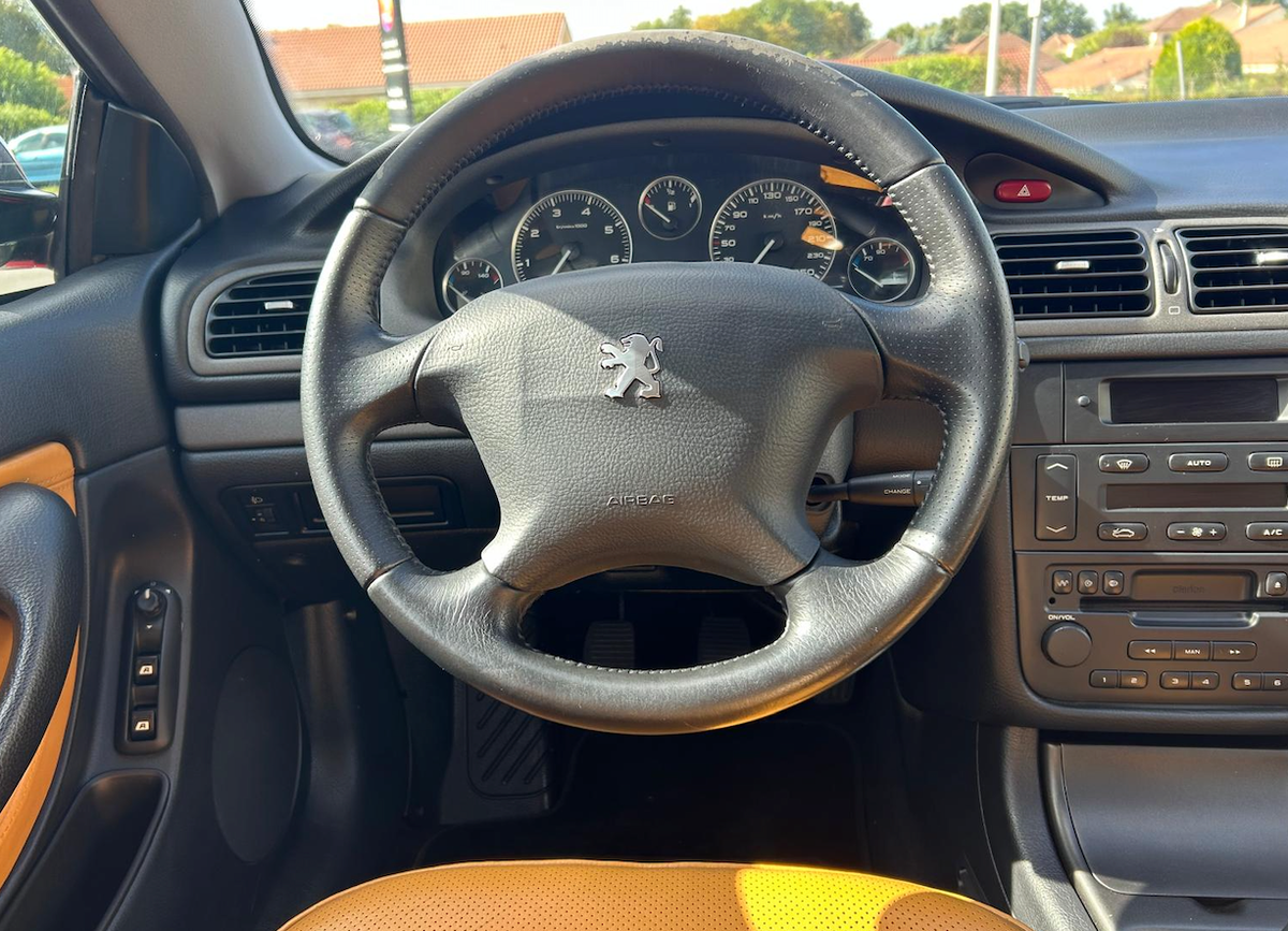 Peugeot 406 Coupé 2.0 16s (135 ch)