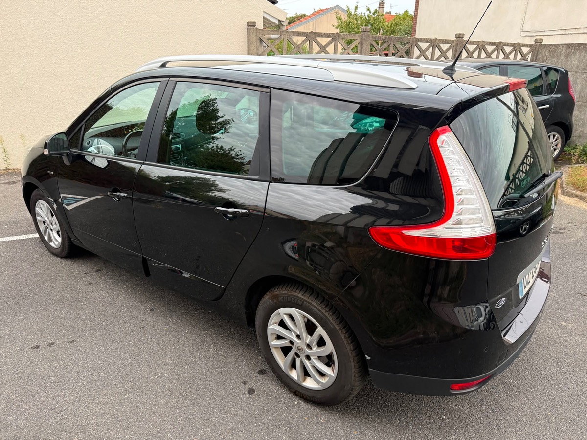 RENAULT Grand Scenic 1.5 DCI 110 CV LIMITED 7 place 1er mains garantie 6 mois