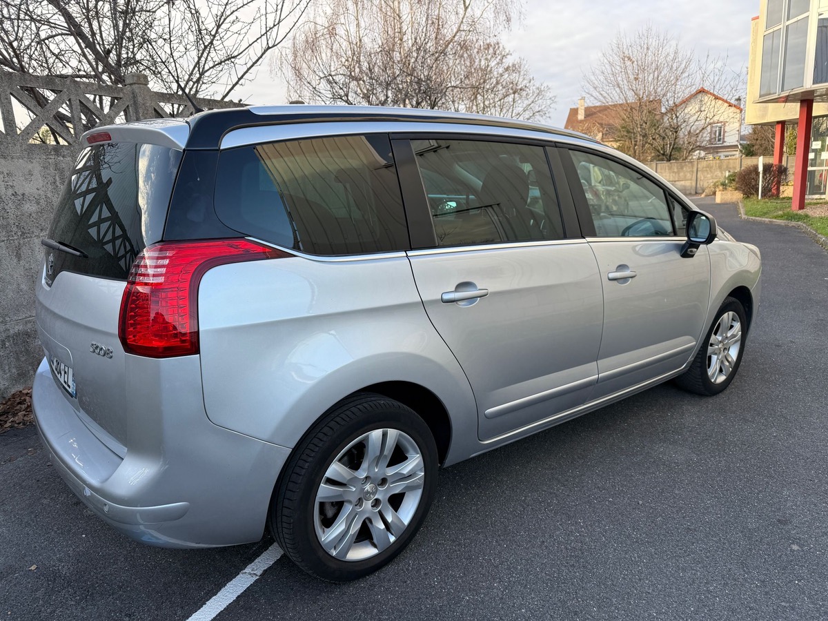 Peugeot 5008 1.6 HDI 120 CV allure 7 places