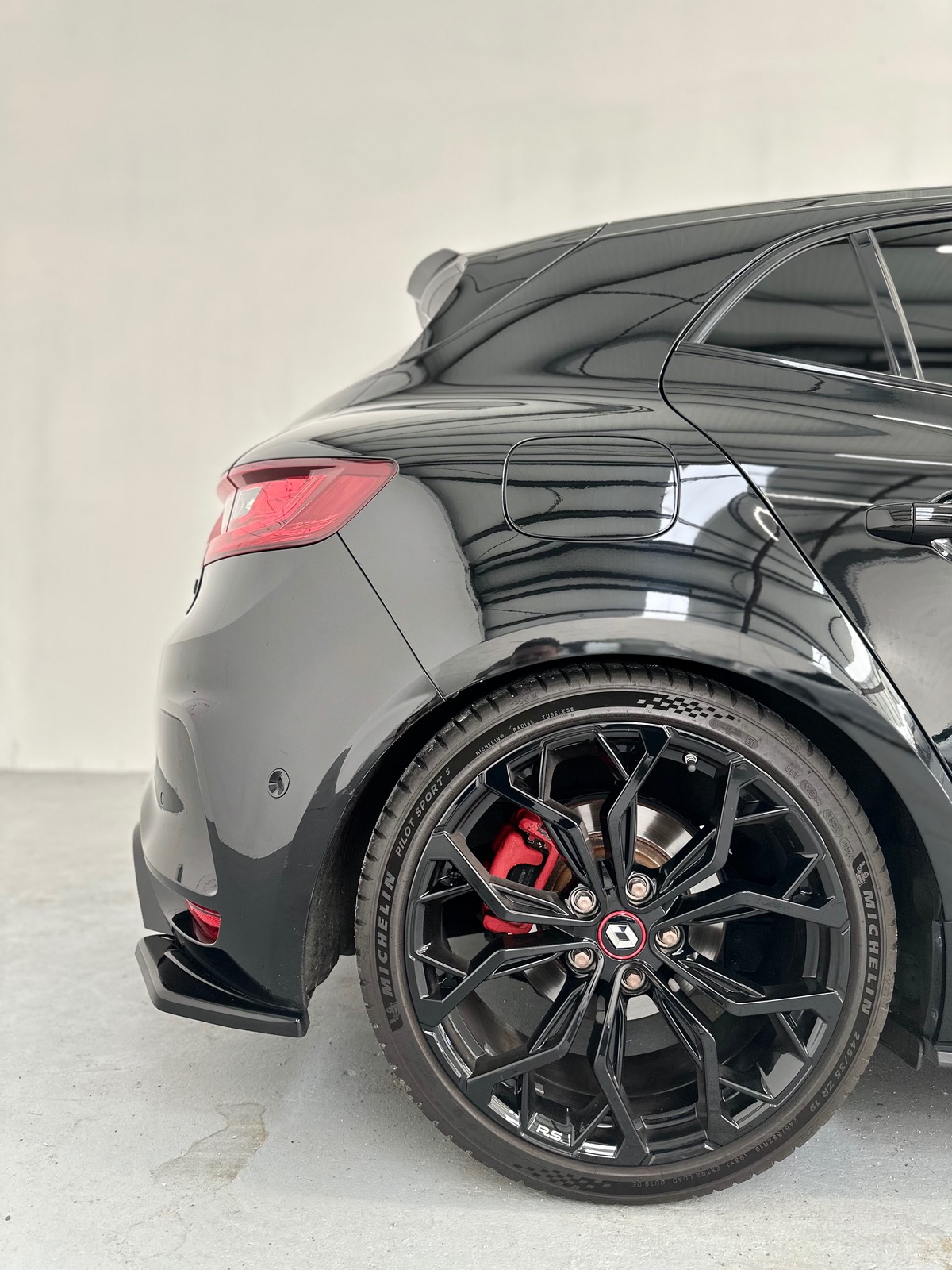 RENAULT Megane IV 1.8 TCE 280 RS EDC