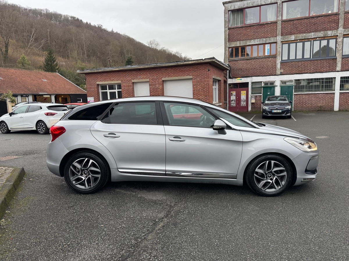 Citroën DS5 1.6 e-HDi SoChic Boite automatique - Révisé - Garantie