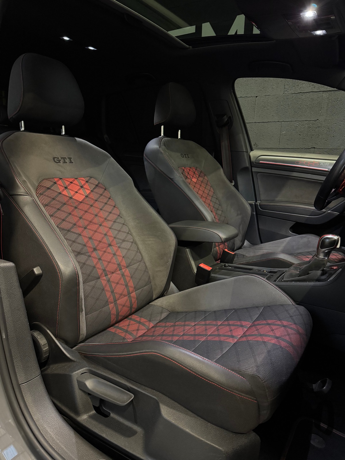 Volkswagen GOLF 7 GTI TCR 2.0 TSI 290CH DSG7 PURE GREY