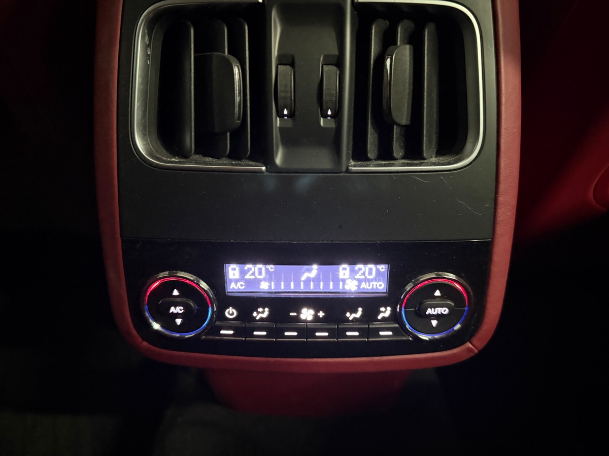 Maserati Levante 3.0 v6 GranSport Q4 Toit Panoramique Ouvrant / Carplay Android / Harman kardon