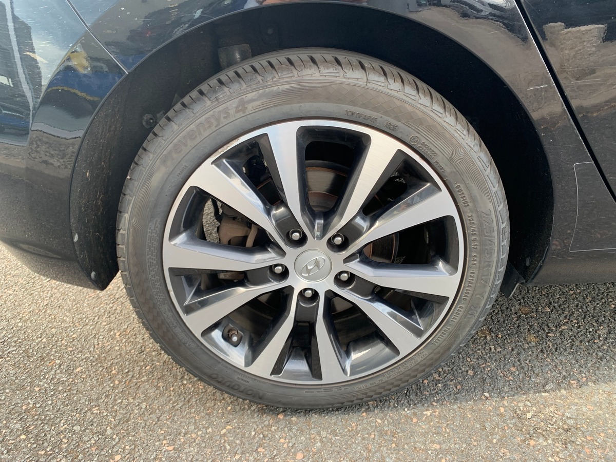 Hyundai i30 140 | Creative | Caméra recul | GPS | Siège électrique | Régulateur | Roue de secours