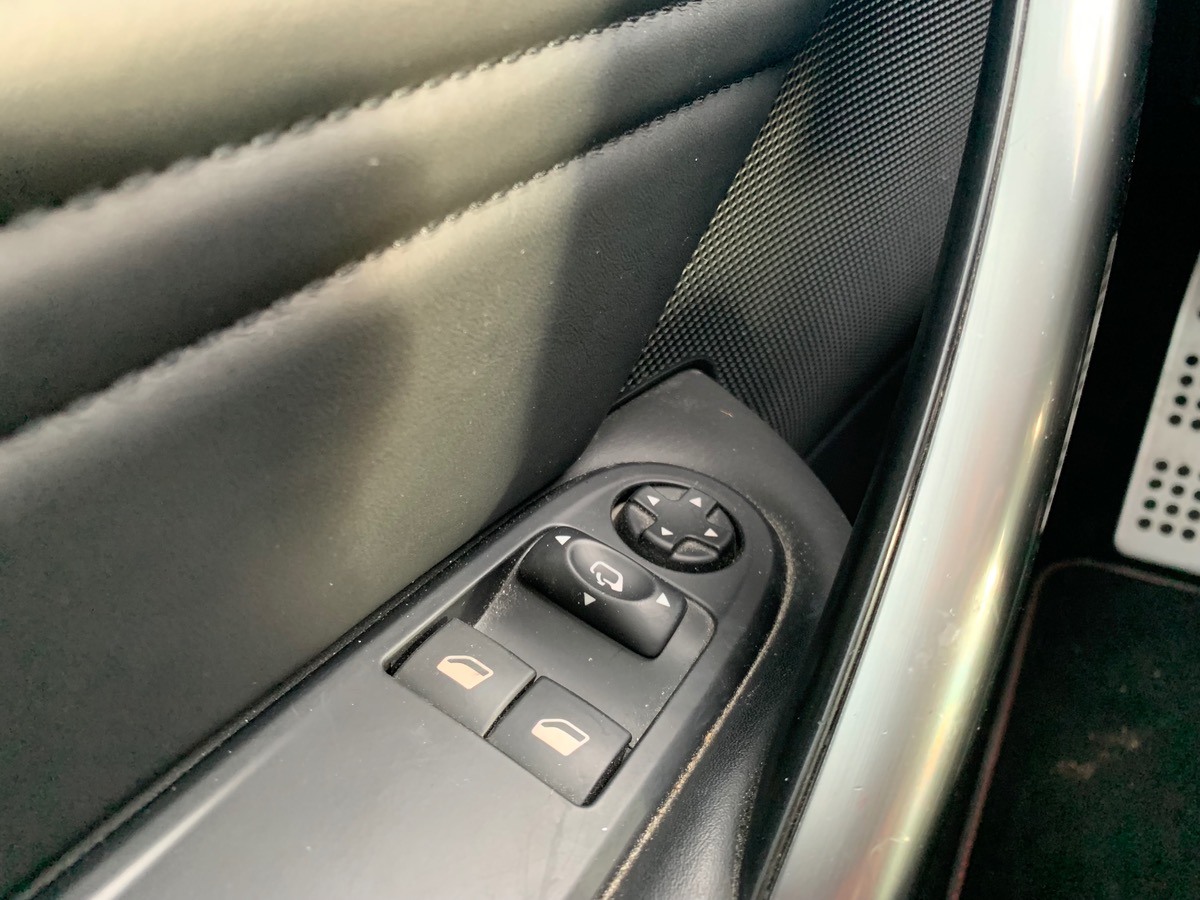 Peugeot RCZ 270 | R | Pack Sport | GPS | Radar avant arriére | Baquet sport mi-cuir Alcantara