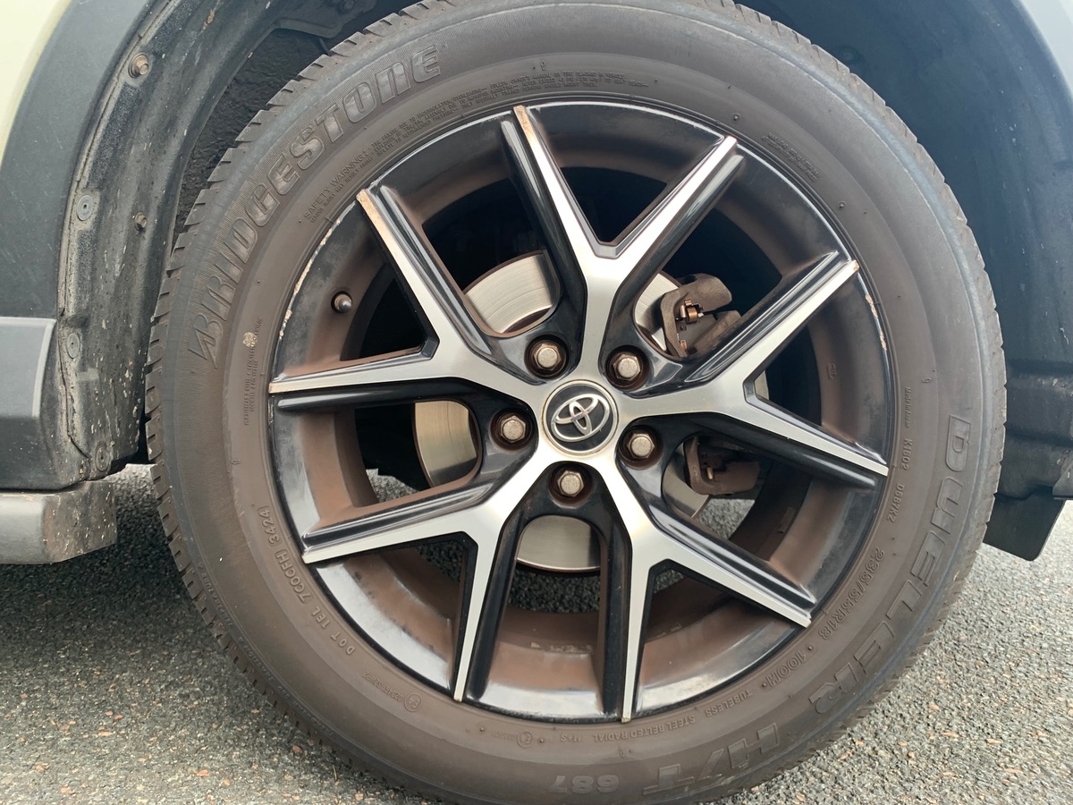 Toyota RAV4 143 | DESIGN | D-4D | 2WD | GPS | Caméra recul | Sièges avant sport | Régulateur vitesse