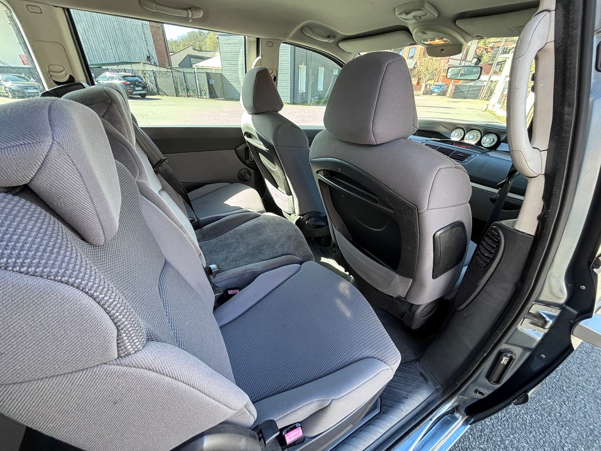 Peugeot 807 8 places 2.0 HDi 120 Confort - Distribution neuve - Attelage - Garantie