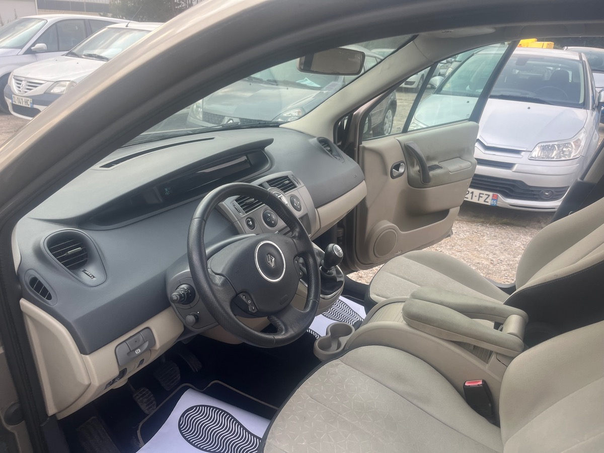 RENAULT Grand Scenic 1.9 DCI 130CH