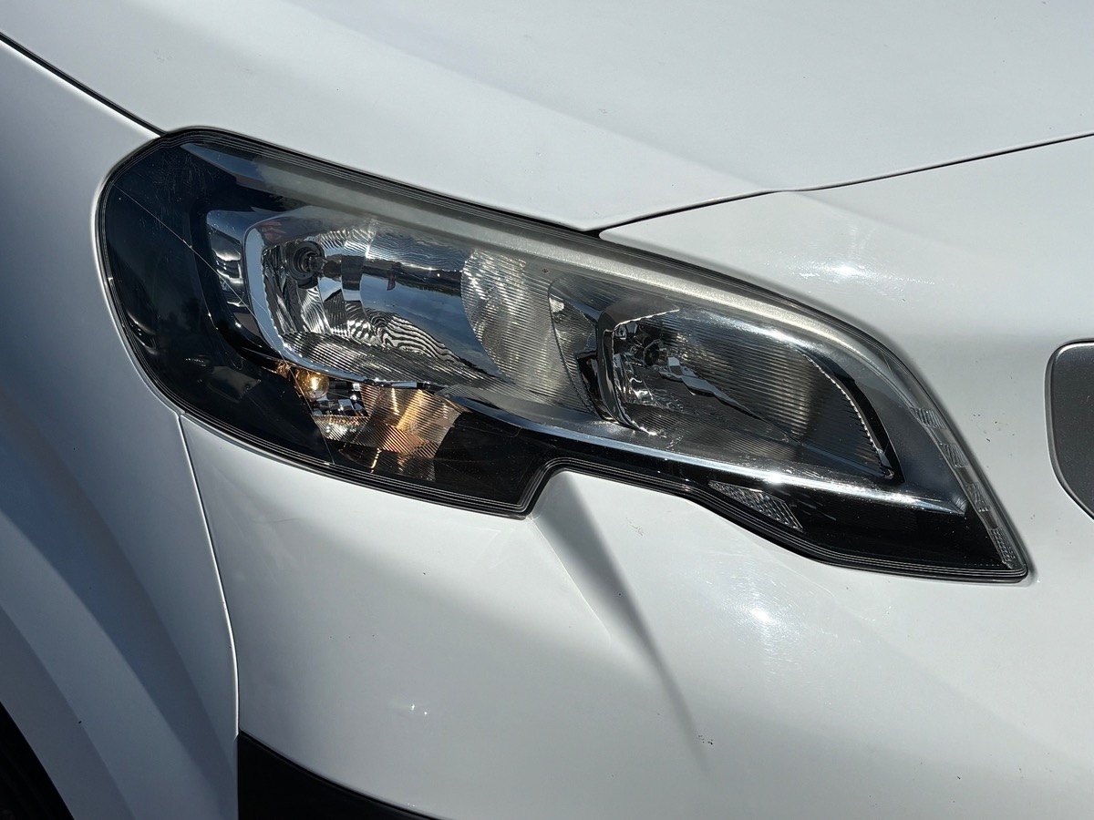 Peugeot Expert L2H1 2.0 120 BVM6 Premium Pack