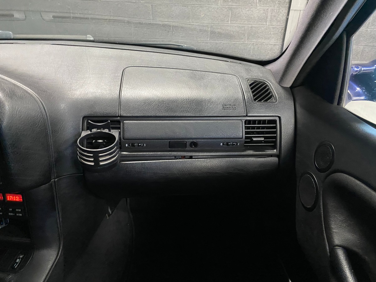 Bmw Série 3 E36 328i Berline Pack M individuel 193cv Toit Ouvrant