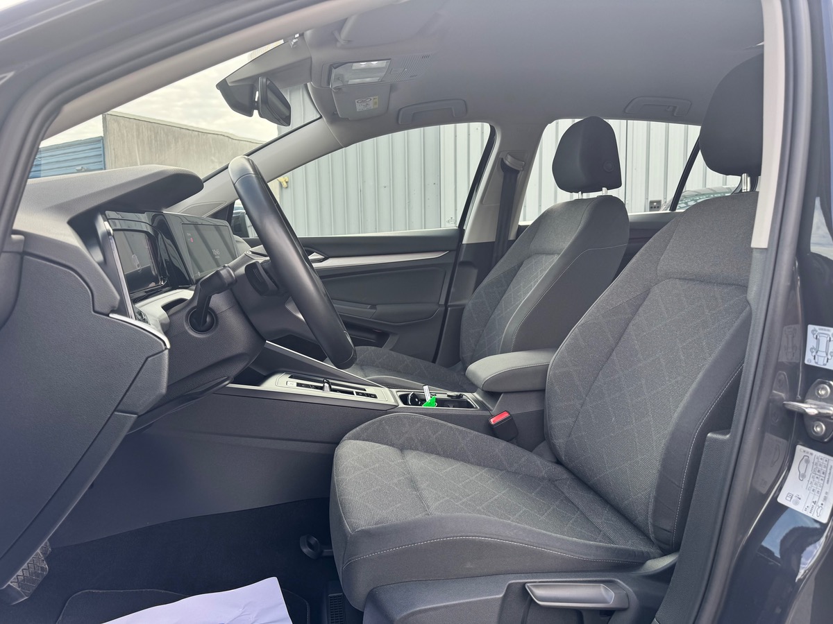 Volkswagen Golf 1.0 TSI 110CH LIFE BVA / 1 ÈRE MAIN