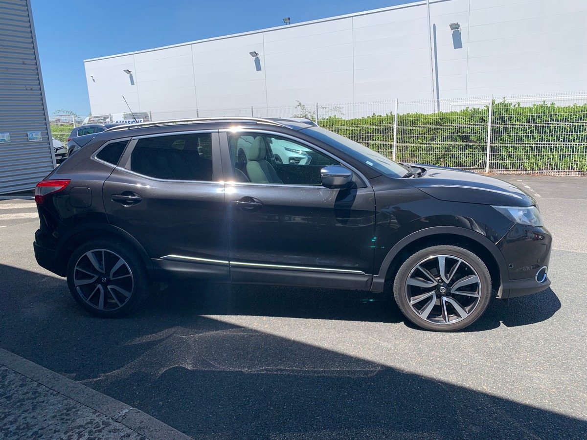 Nissan Qashqai 130 ch | Tekna | Toit panoramique | Caméra de recul | Régulateur vitesse | Attelage