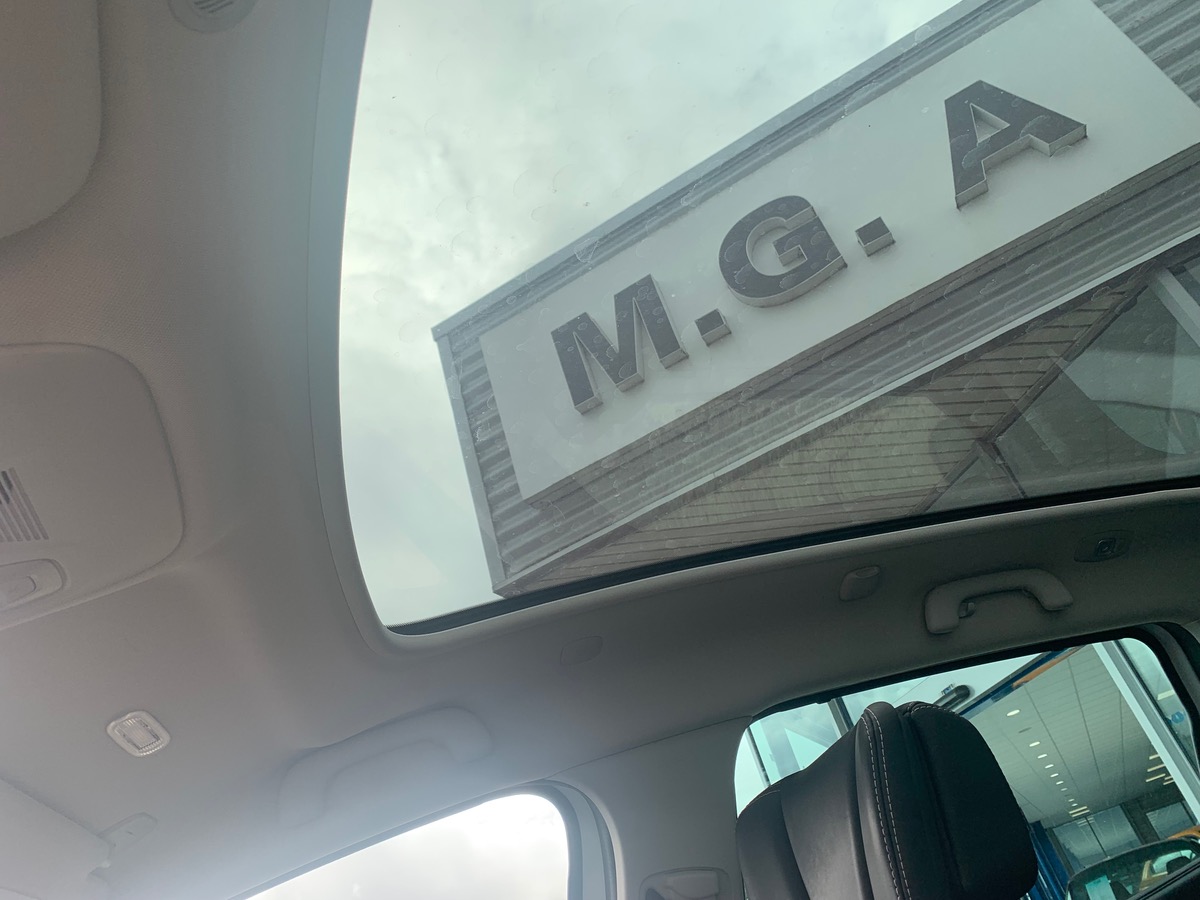 RENAULT Grand Scenic 160 | INITIALE PARIS | 7 places | Toit Panoramique | Caméra recul | PHARES LED