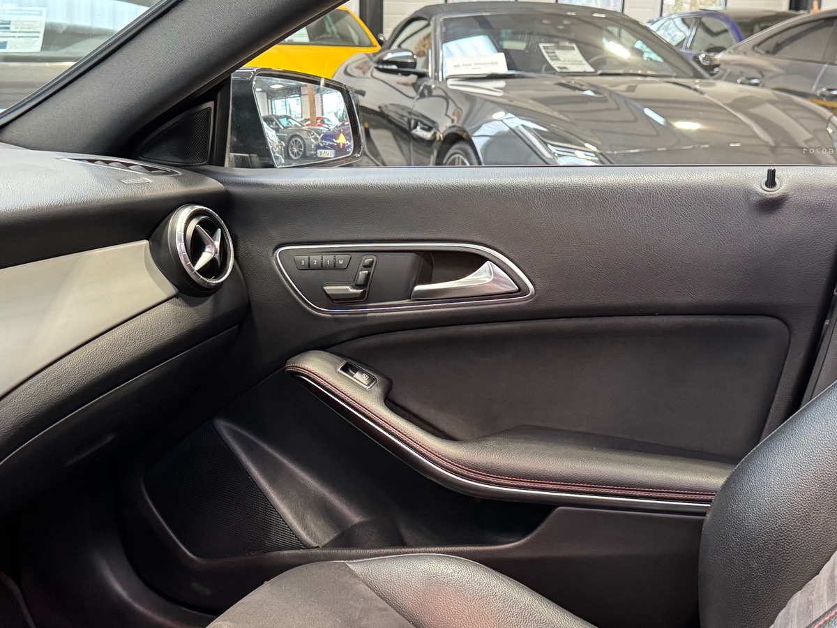Mercedes-Benz CLA Shooting Brake 200 CDI 7G-TRONIC 136CV FASCINATION AMG TOIT OUVRANT C