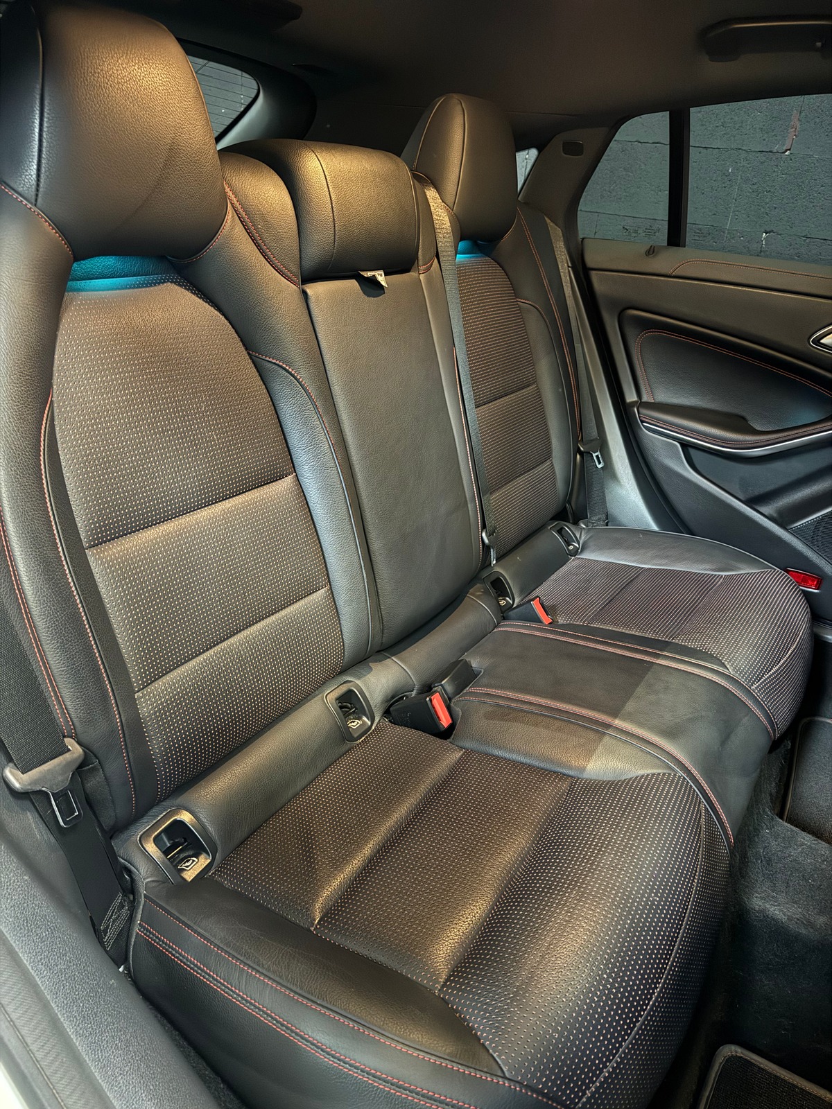 Mercedes Benz CLA Shooting Brake 220 d Fascination 4Matic 7G-DCT