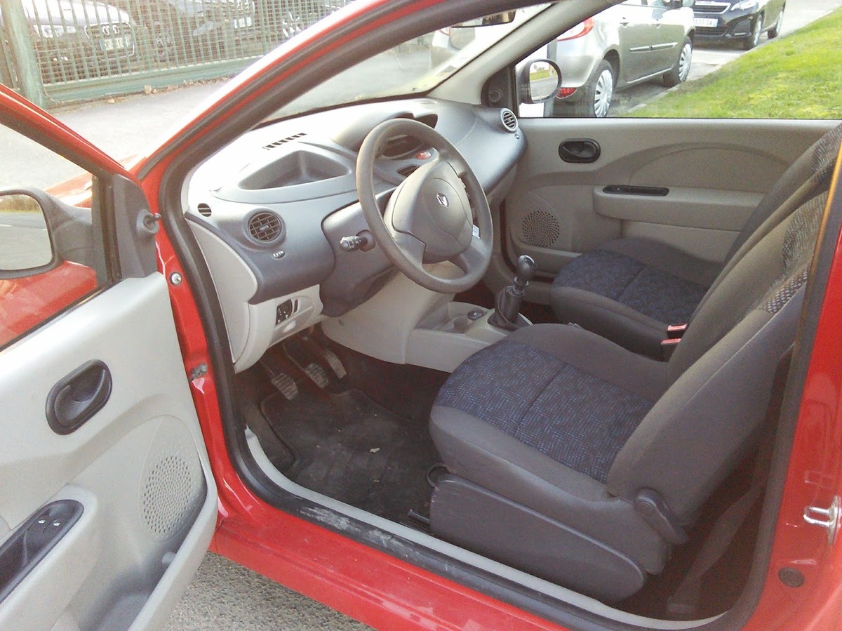 RENAULT Twingo 1.2 i  LEV 75 cv  DISTRIBUTION FAITE