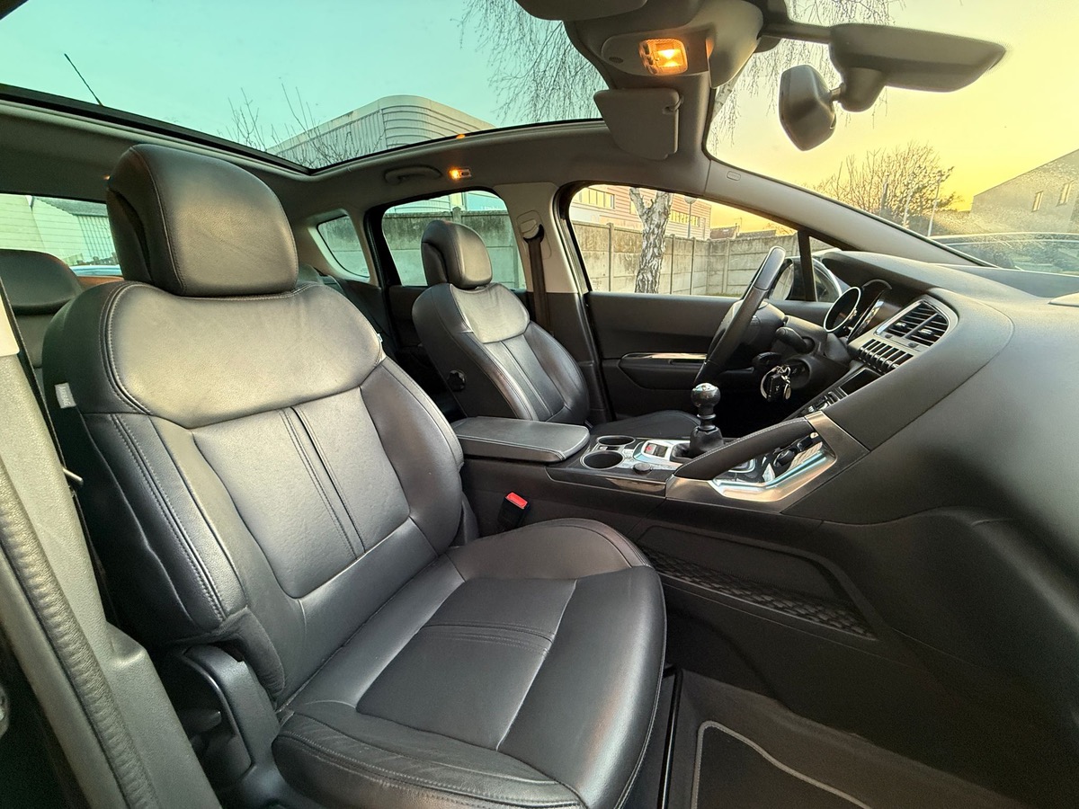 Peugeot 3008 1.6 HDI 115 CV Roland Garros 4XCBLeux