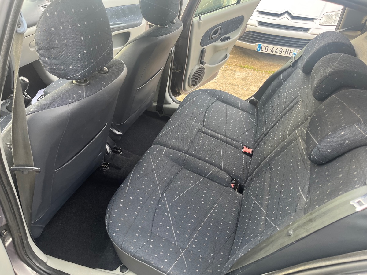 RENAULT Clio 1.5 dci 147599KM