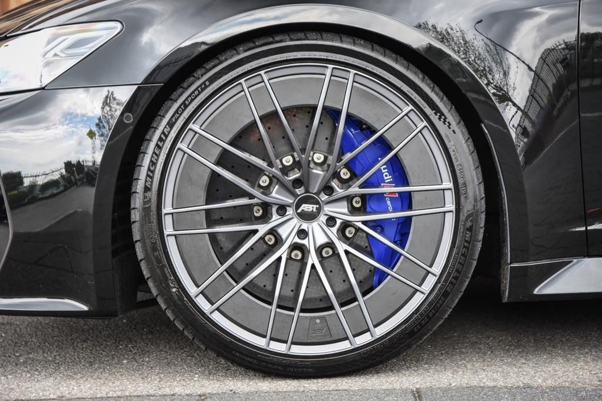 Audi RS6 Avant TFSI 600 / ABT + AKRAPOVIC + CARBONE FR ll