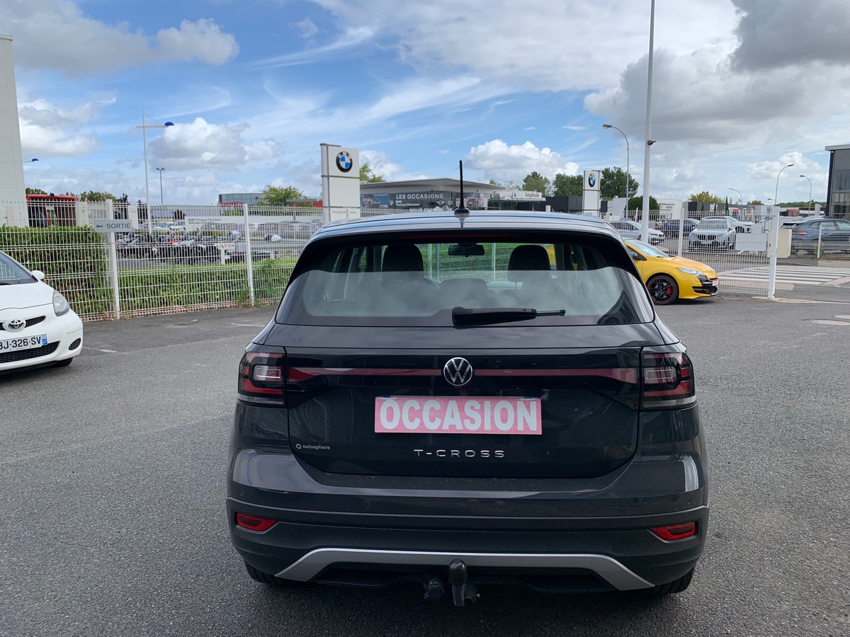 Volkswagen T-Cross 95 ch | Base | Attelage | Pack Stationnement arriére avant | Climatisation