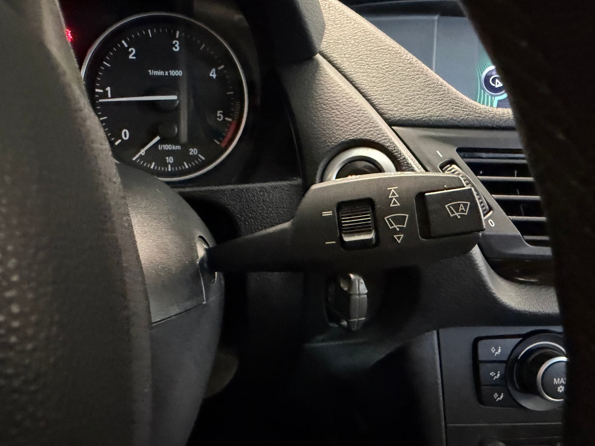 Bmw X1 E84 xdrive18 2.0 143 CV / 1er Main / GPS / Radar de stationnement Av / Ar