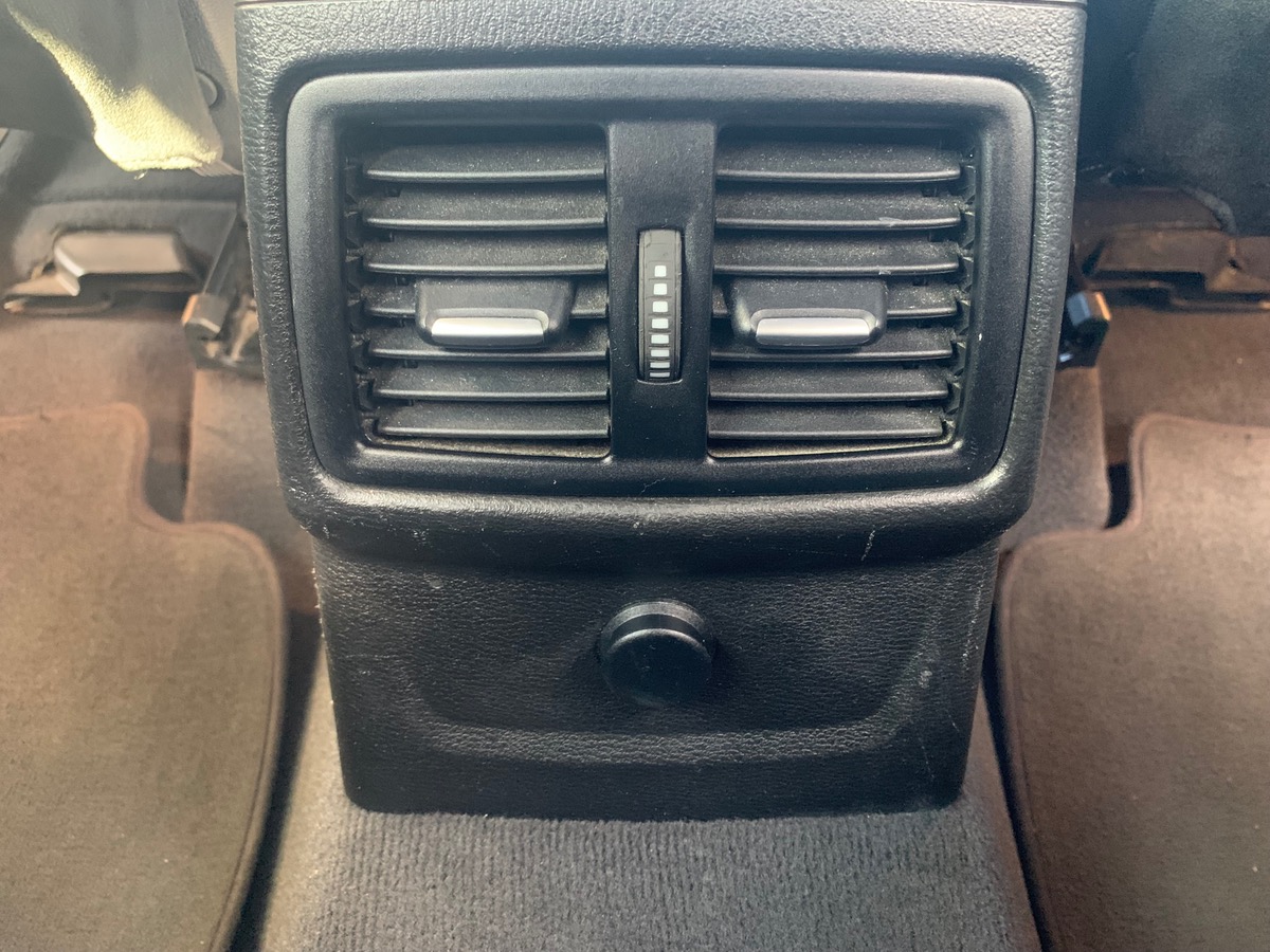 Bmw X1 X DRIVE | GPS Cartographique | Sellerie Tissu/Alcantara | Radar de stationnement AR.