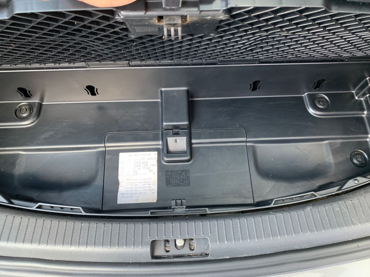 Volkswagen Touran 105 | Match | 7 Places | GPS | Régulateur vitesse | Bluetooth | Toit panoramique