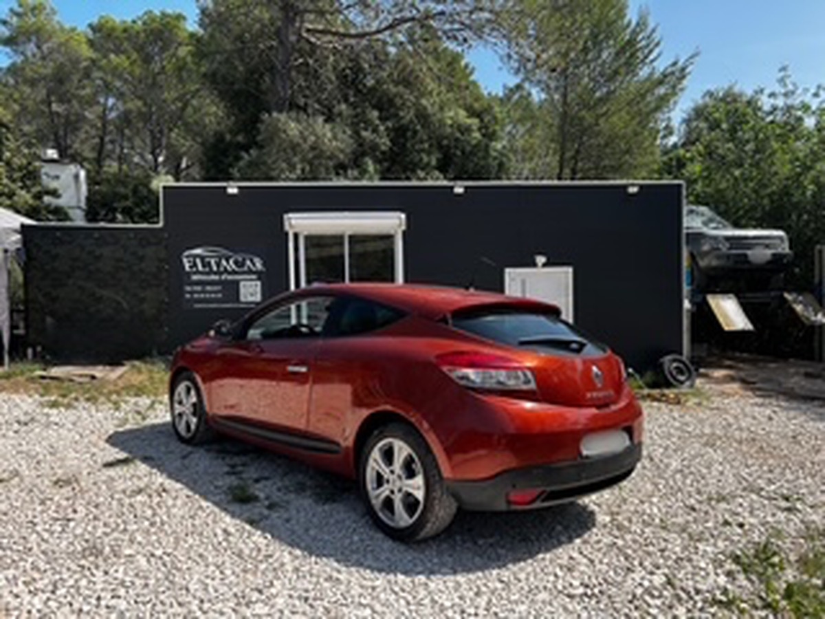 RENAULT Megane III COUPE 2.0 DCI DYNAMIQUE