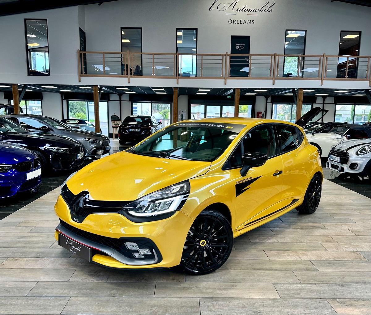 RENAULT Clio IV RS (2) 1.6 200 EDC6
