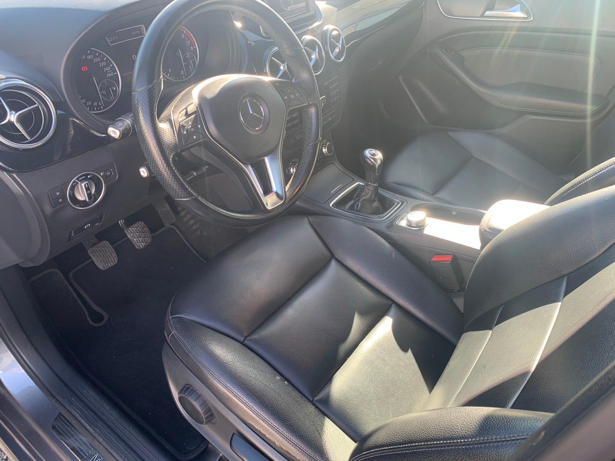 Mercedes-Benz Classe B 136 | Design | Toit ouvrant panoramique | Caméra | Cuir | Régulateur vitesse