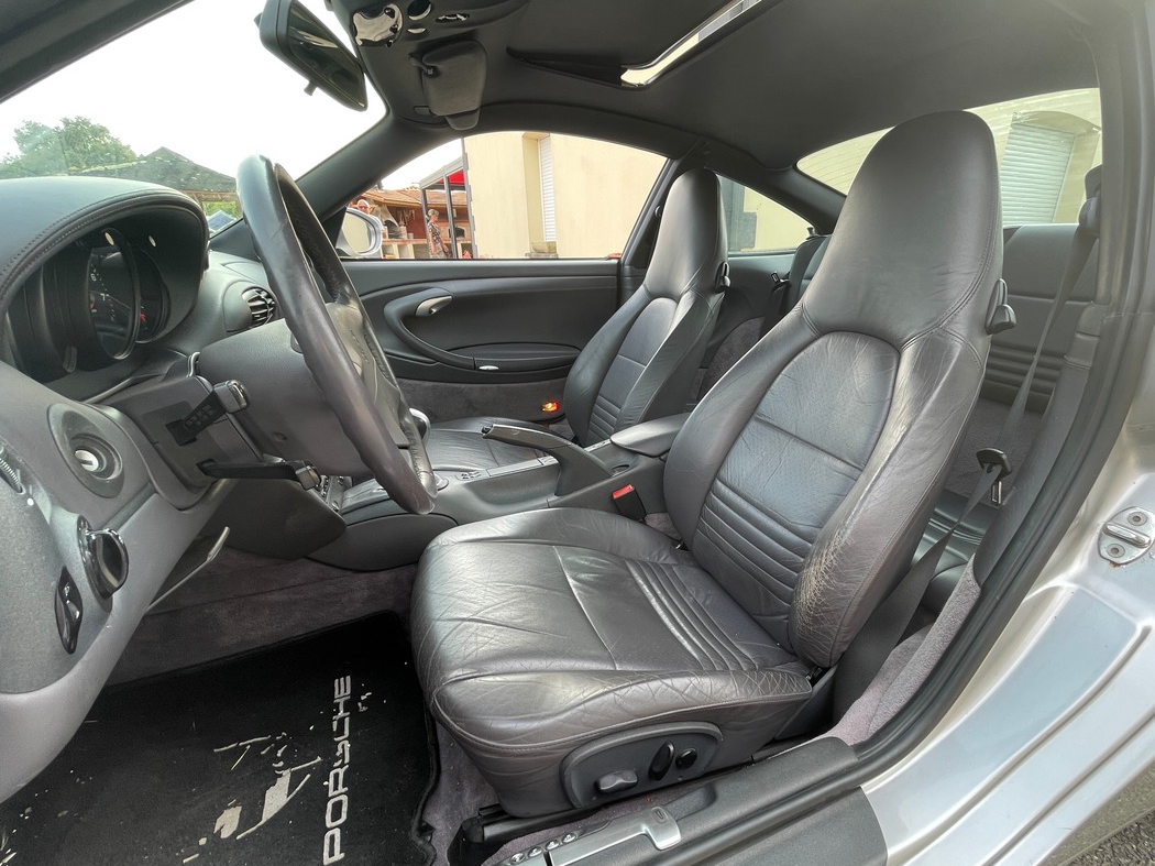 Porsche 911 Carrera coupé (996) 3.4L 301 CH